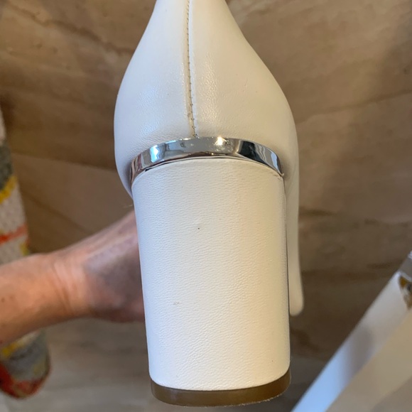 Alfani Women's Classic White Heels - Picture 7 of 11